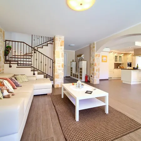 Βίλα Fina Malinska